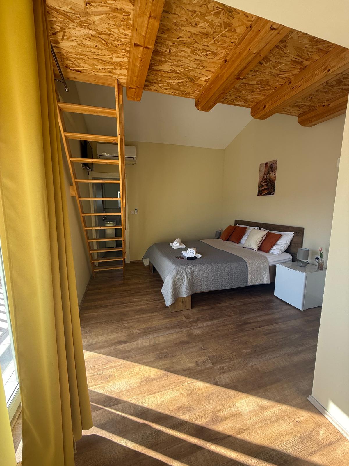 Obiteljska soba s balkonom – slika 1